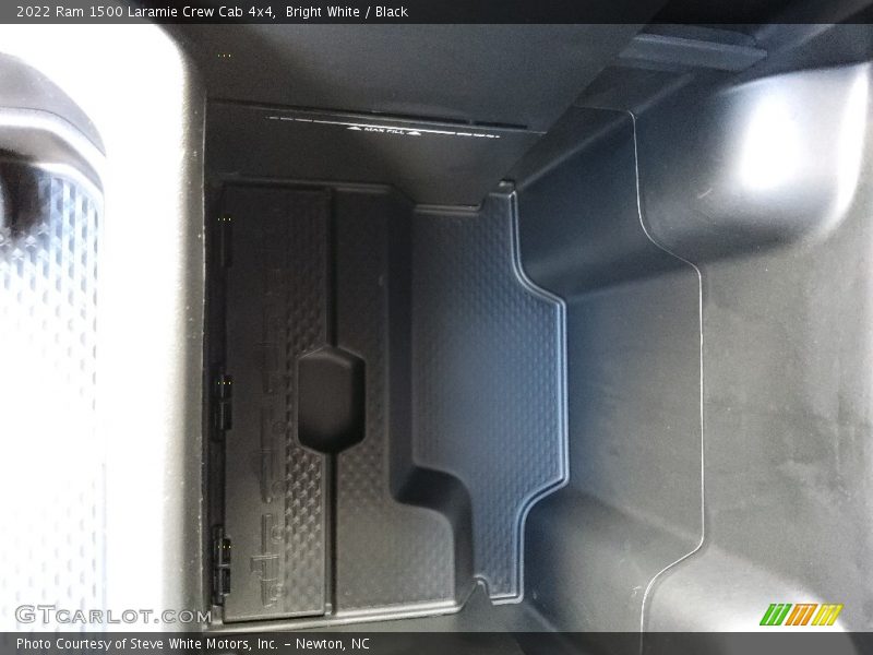 Bright White / Black 2022 Ram 1500 Laramie Crew Cab 4x4