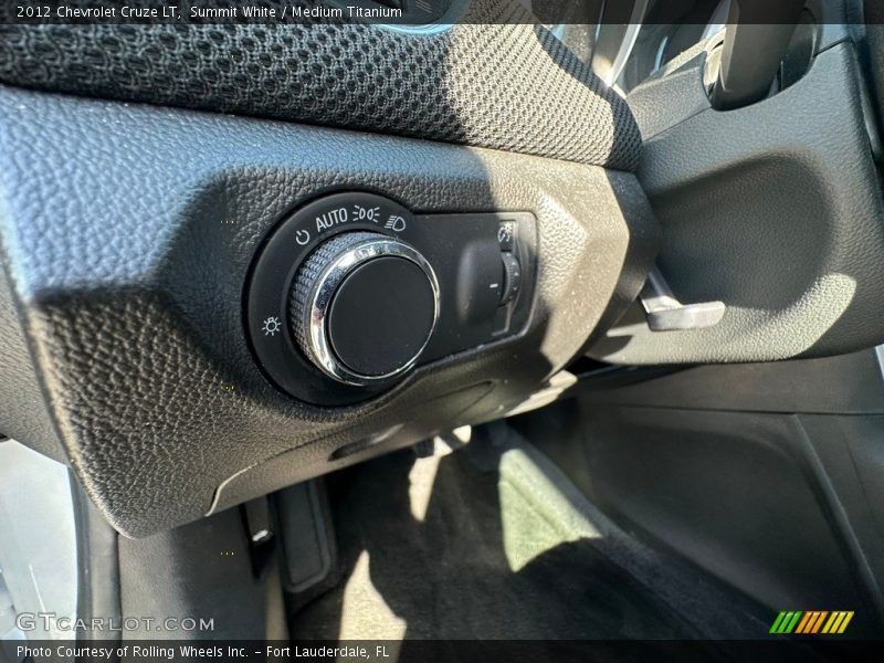 Summit White / Medium Titanium 2012 Chevrolet Cruze LT