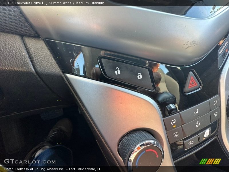 Summit White / Medium Titanium 2012 Chevrolet Cruze LT