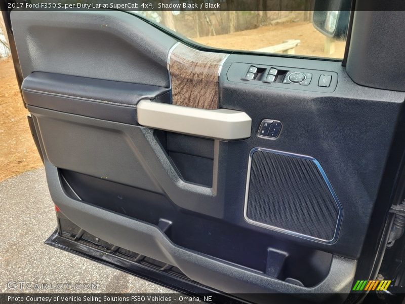 Door Panel of 2017 F350 Super Duty Lariat SuperCab 4x4
