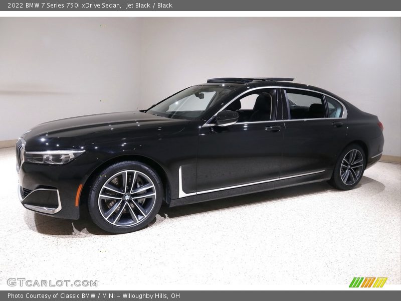 Front 3/4 View of 2022 7 Series 750i xDrive Sedan