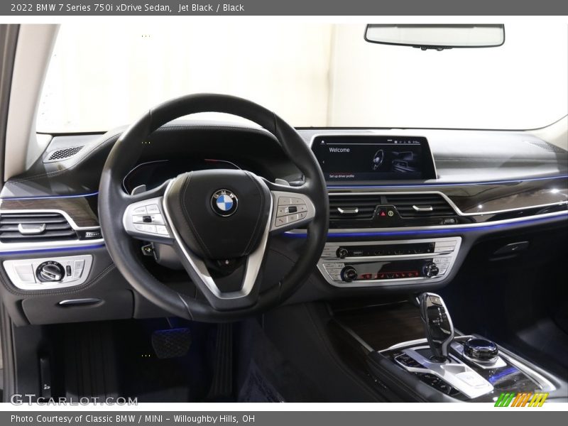 Dashboard of 2022 7 Series 750i xDrive Sedan