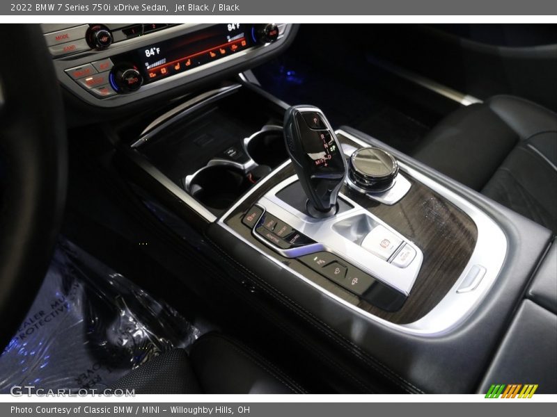  2022 7 Series 750i xDrive Sedan 8 Speed Automatic Shifter
