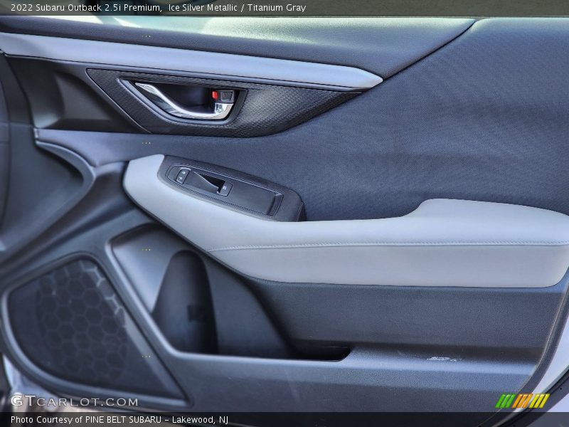 Ice Silver Metallic / Titanium Gray 2022 Subaru Outback 2.5i Premium