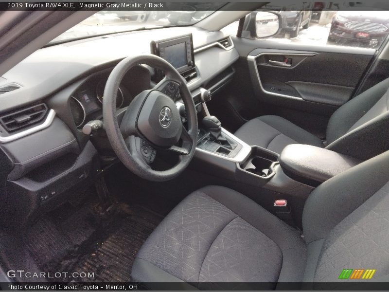 Magnetic Gray Metallic / Black 2019 Toyota RAV4 XLE