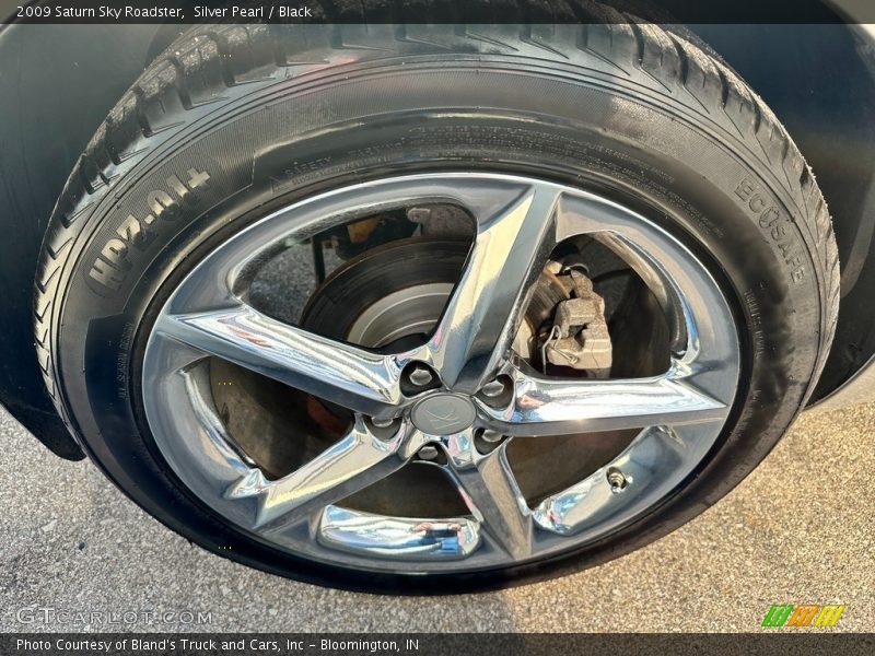 Silver Pearl / Black 2009 Saturn Sky Roadster