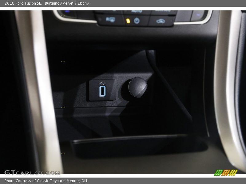 Burgundy Velvet / Ebony 2018 Ford Fusion SE