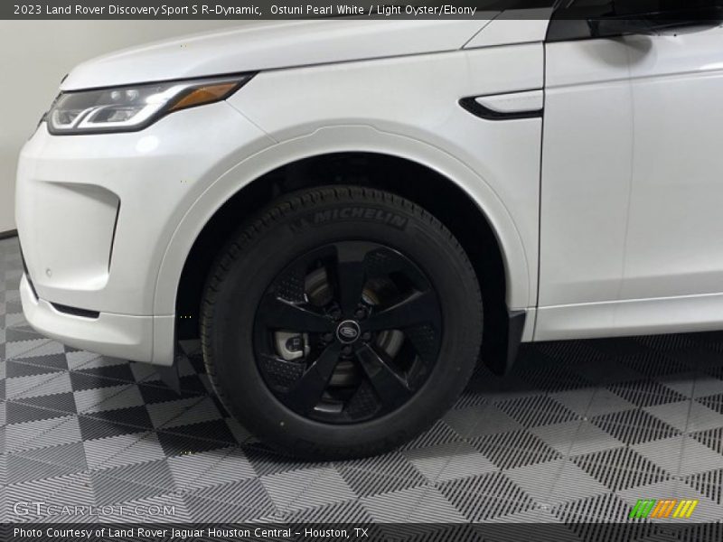 Ostuni Pearl White / Light Oyster/Ebony 2023 Land Rover Discovery Sport S R-Dynamic