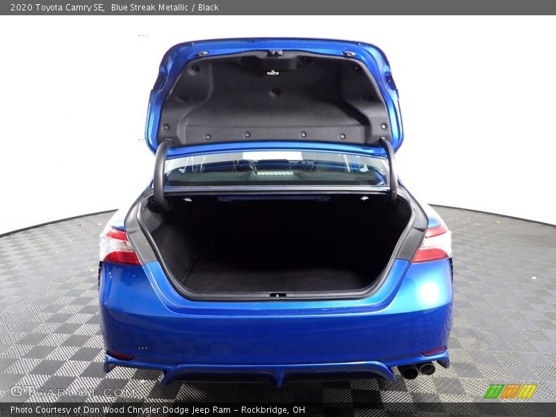 Blue Streak Metallic / Black 2020 Toyota Camry SE