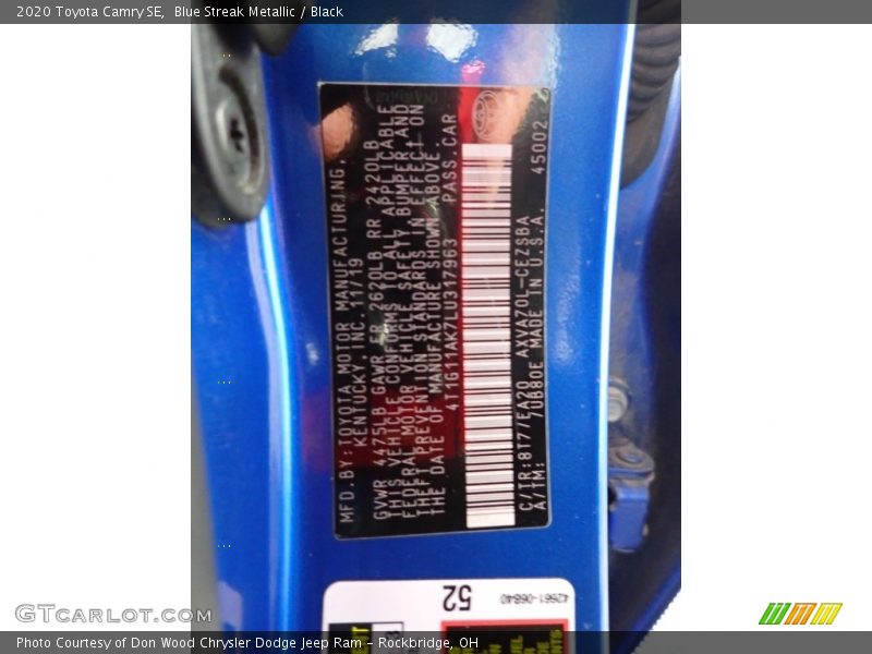 Blue Streak Metallic / Black 2020 Toyota Camry SE