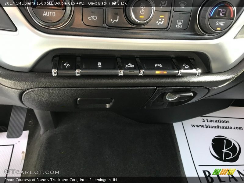 Onyx Black / Jet Black 2017 GMC Sierra 1500 SLE Double Cab 4WD