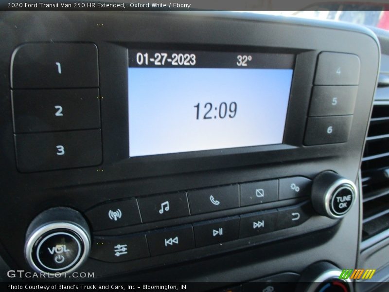 Oxford White / Ebony 2020 Ford Transit Van 250 HR Extended