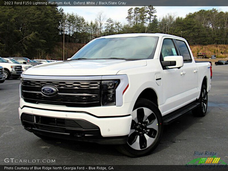 Front 3/4 View of 2023 F150 Lightning Platinum 4x4