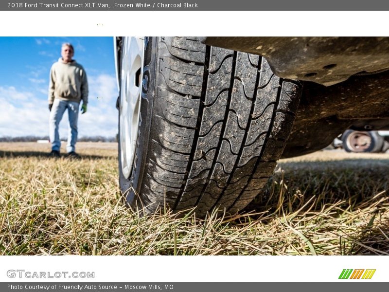 Frozen White / Charcoal Black 2018 Ford Transit Connect XLT Van