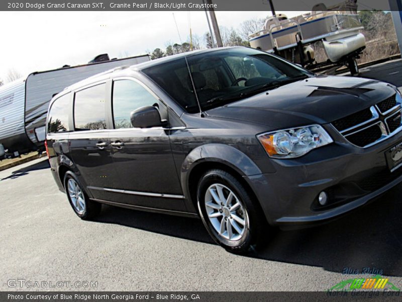 Granite Pearl / Black/Light Graystone 2020 Dodge Grand Caravan SXT