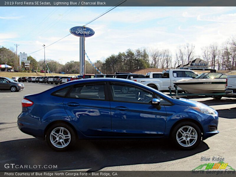 Lightning Blue / Charcoal Black 2019 Ford Fiesta SE Sedan