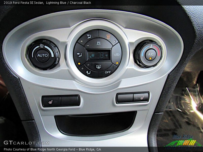 Lightning Blue / Charcoal Black 2019 Ford Fiesta SE Sedan