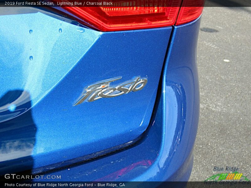 Lightning Blue / Charcoal Black 2019 Ford Fiesta SE Sedan