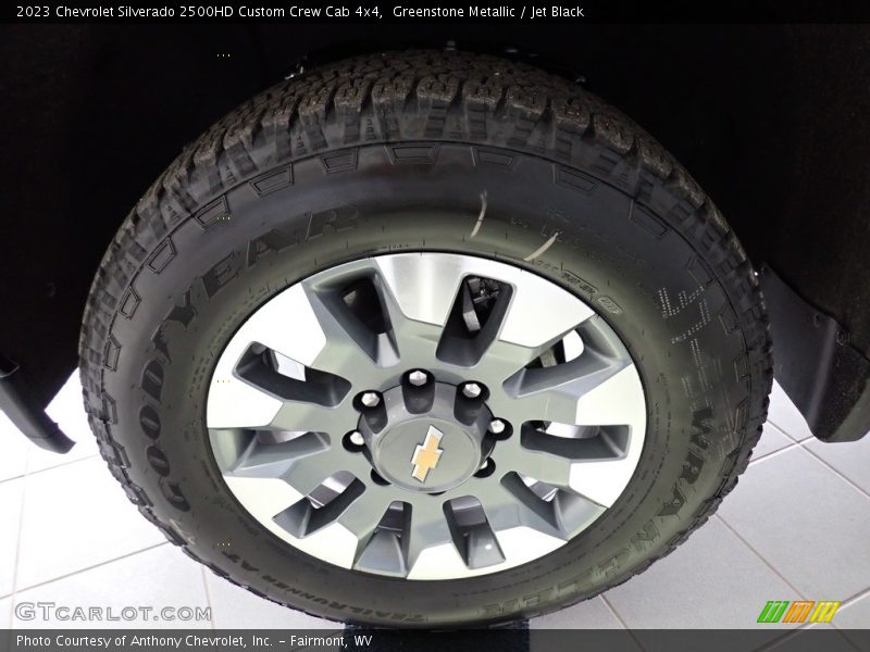 Greenstone Metallic / Jet Black 2023 Chevrolet Silverado 2500HD Custom Crew Cab 4x4