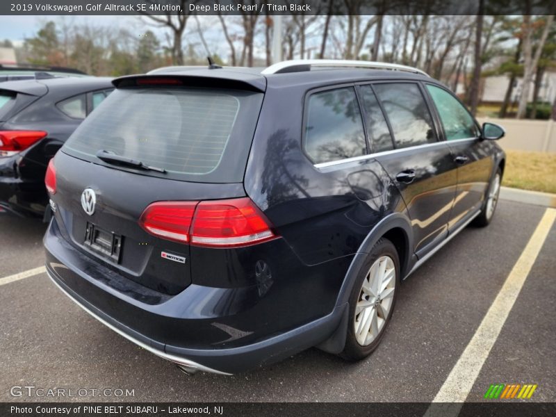 Deep Black Pearl / Titan Black 2019 Volkswagen Golf Alltrack SE 4Motion