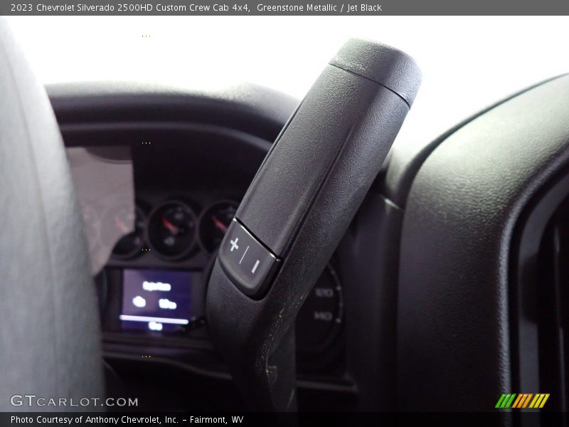 Greenstone Metallic / Jet Black 2023 Chevrolet Silverado 2500HD Custom Crew Cab 4x4