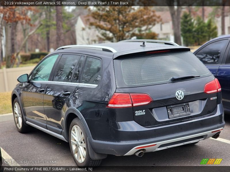 Deep Black Pearl / Titan Black 2019 Volkswagen Golf Alltrack SE 4Motion