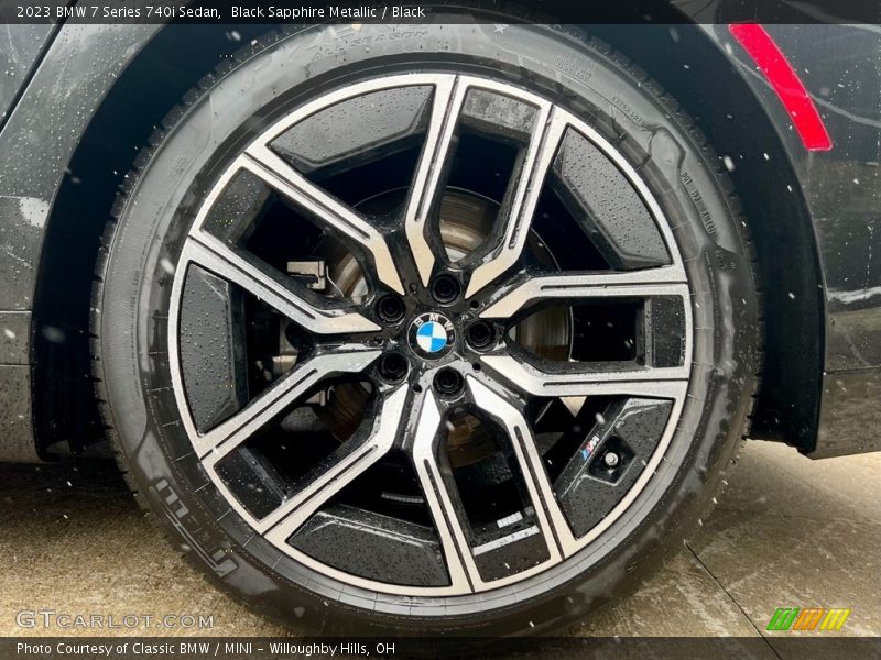 Black Sapphire Metallic / Black 2023 BMW 7 Series 740i Sedan