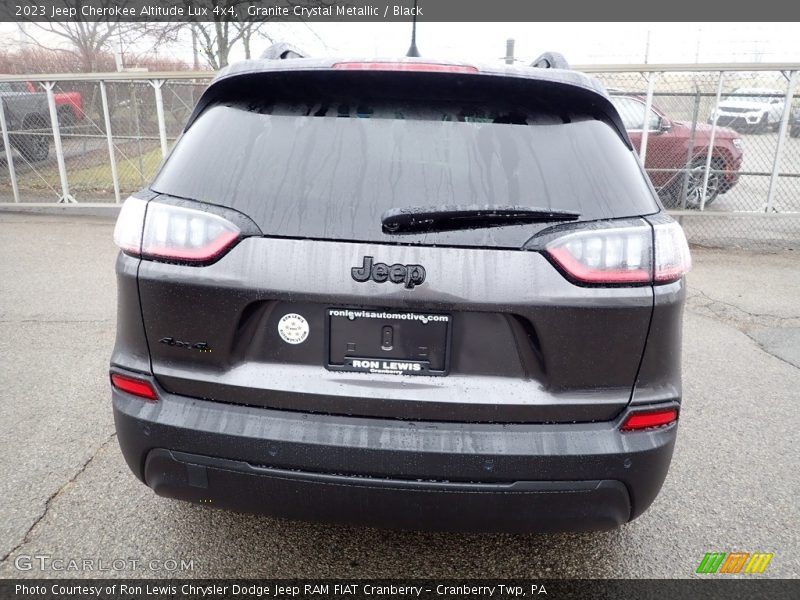 Granite Crystal Metallic / Black 2023 Jeep Cherokee Altitude Lux 4x4