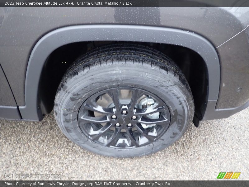 Granite Crystal Metallic / Black 2023 Jeep Cherokee Altitude Lux 4x4