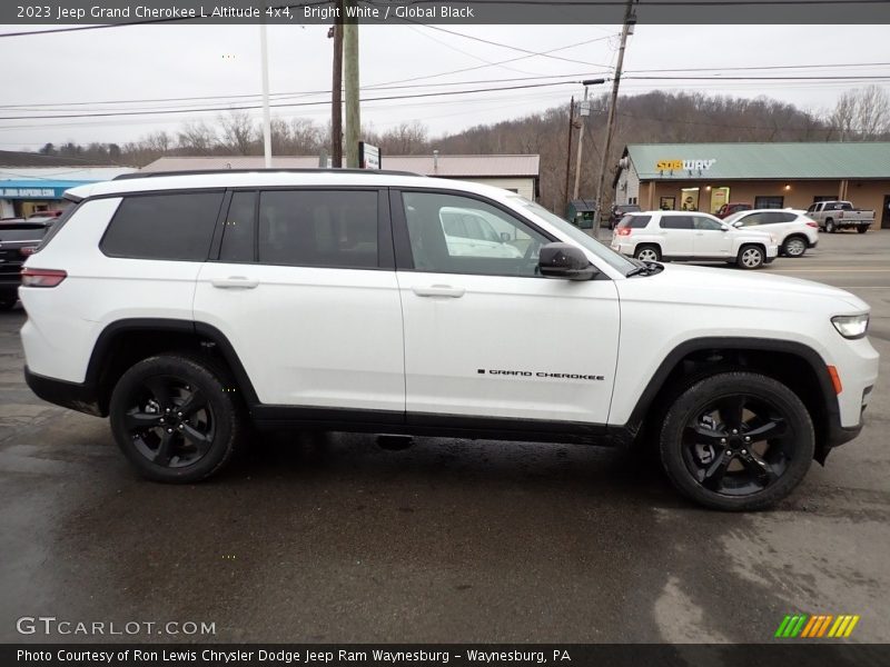 Bright White / Global Black 2023 Jeep Grand Cherokee L Altitude 4x4