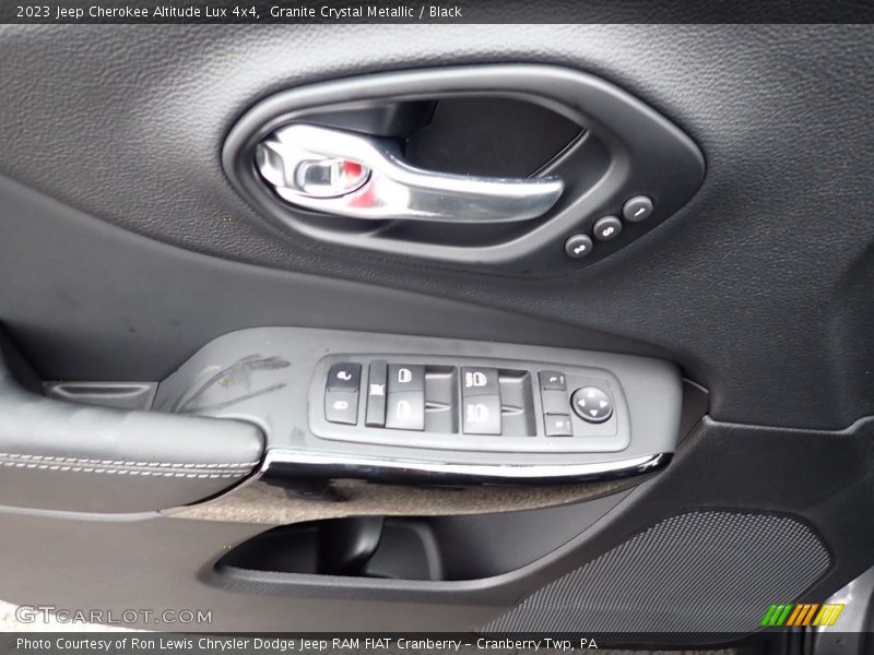 Granite Crystal Metallic / Black 2023 Jeep Cherokee Altitude Lux 4x4