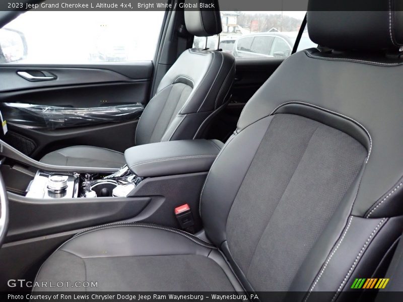Bright White / Global Black 2023 Jeep Grand Cherokee L Altitude 4x4