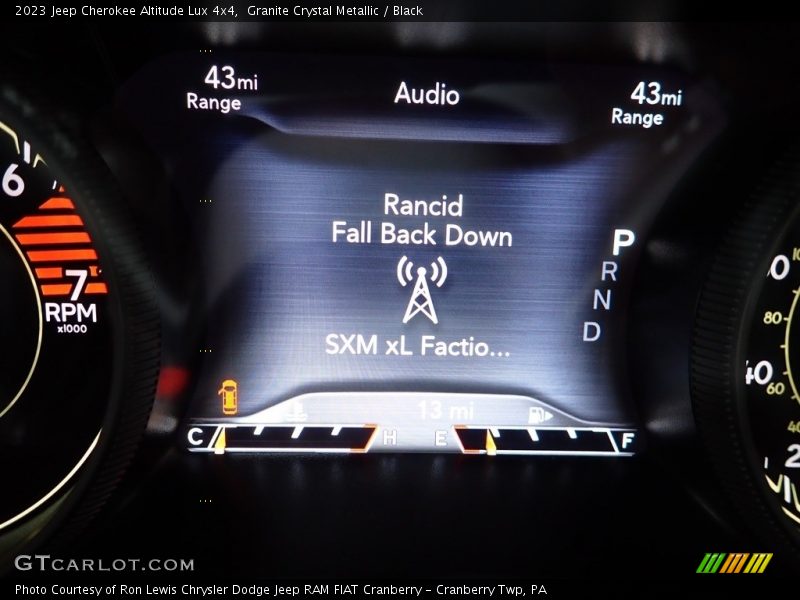 Granite Crystal Metallic / Black 2023 Jeep Cherokee Altitude Lux 4x4