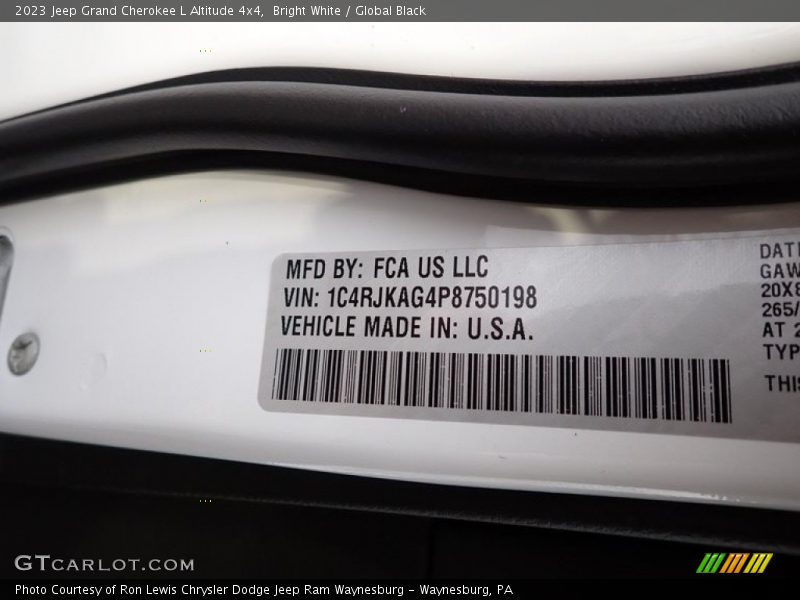 Bright White / Global Black 2023 Jeep Grand Cherokee L Altitude 4x4