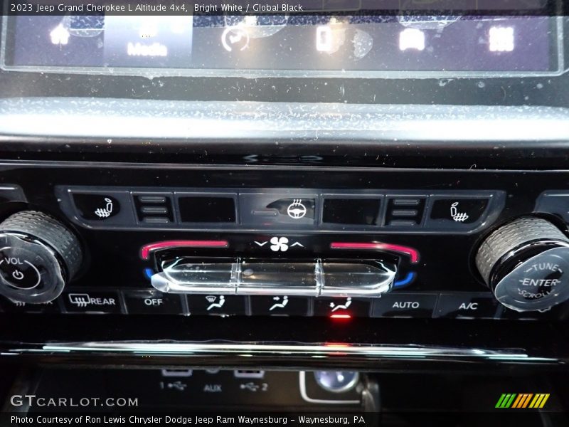Bright White / Global Black 2023 Jeep Grand Cherokee L Altitude 4x4