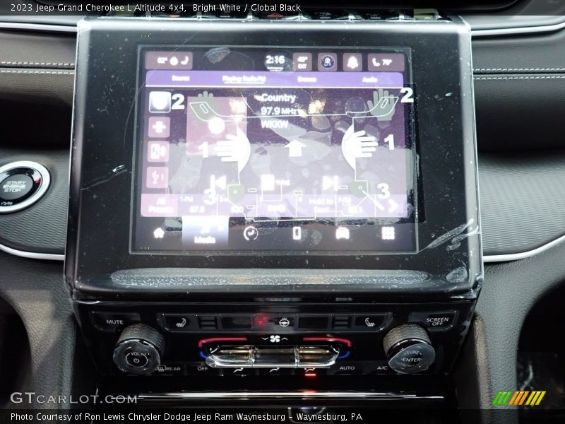 Bright White / Global Black 2023 Jeep Grand Cherokee L Altitude 4x4