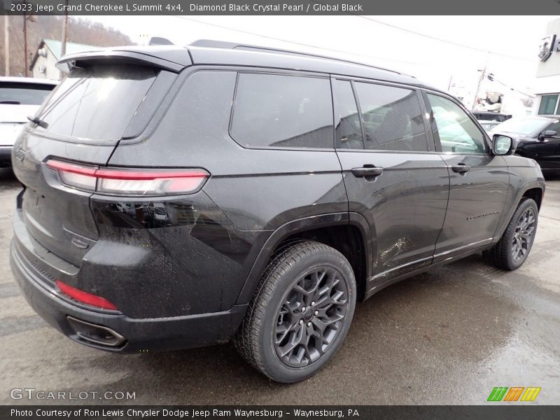 Diamond Black Crystal Pearl / Global Black 2023 Jeep Grand Cherokee L Summit 4x4