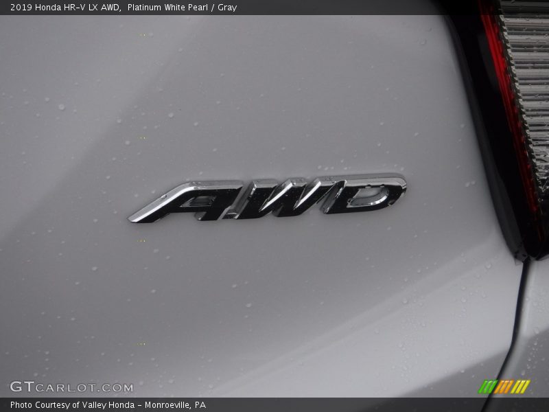 Platinum White Pearl / Gray 2019 Honda HR-V LX AWD