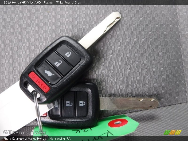 Platinum White Pearl / Gray 2019 Honda HR-V LX AWD