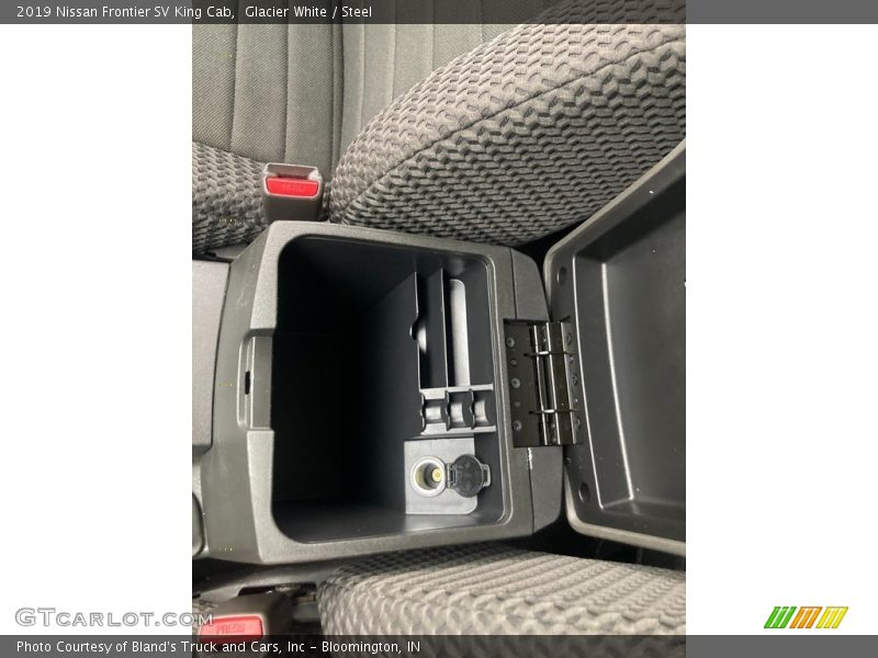 Glacier White / Steel 2019 Nissan Frontier SV King Cab