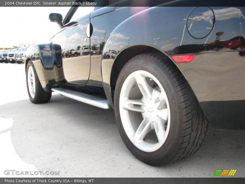 Smokin' Asphalt Black / Ebony 2004 Chevrolet SSR