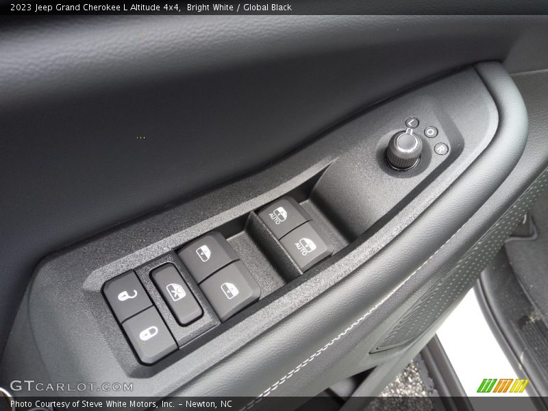 Bright White / Global Black 2023 Jeep Grand Cherokee L Altitude 4x4