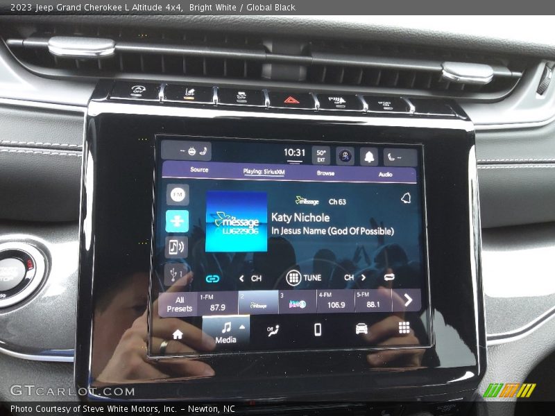 Bright White / Global Black 2023 Jeep Grand Cherokee L Altitude 4x4