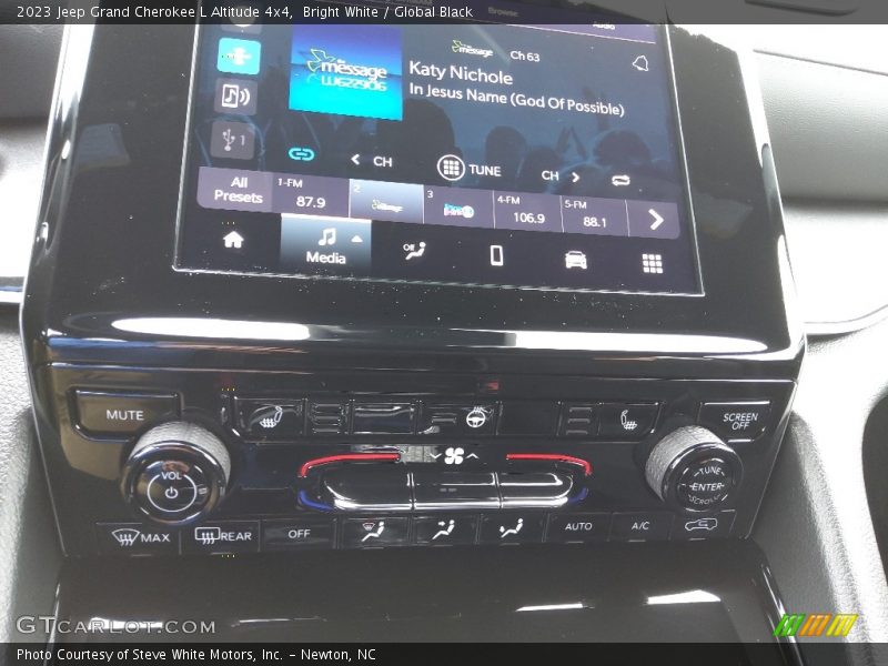 Bright White / Global Black 2023 Jeep Grand Cherokee L Altitude 4x4