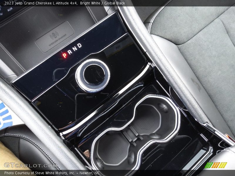 Bright White / Global Black 2023 Jeep Grand Cherokee L Altitude 4x4