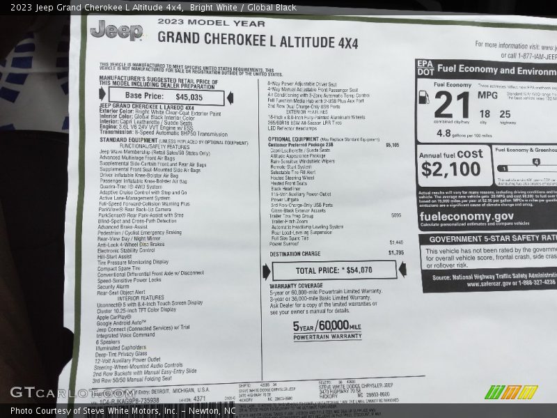 Bright White / Global Black 2023 Jeep Grand Cherokee L Altitude 4x4