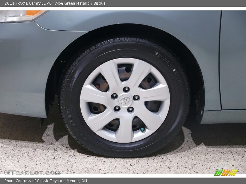 Aloe Green Metallic / Bisque 2011 Toyota Camry LE V6
