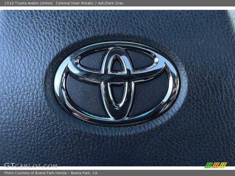 Celestial Silver Metallic / Ash/Dark Gray 2019 Toyota Avalon Limited