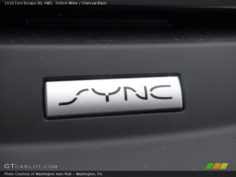 Oxford White / Charcoal Black 2018 Ford Escape SEL 4WD