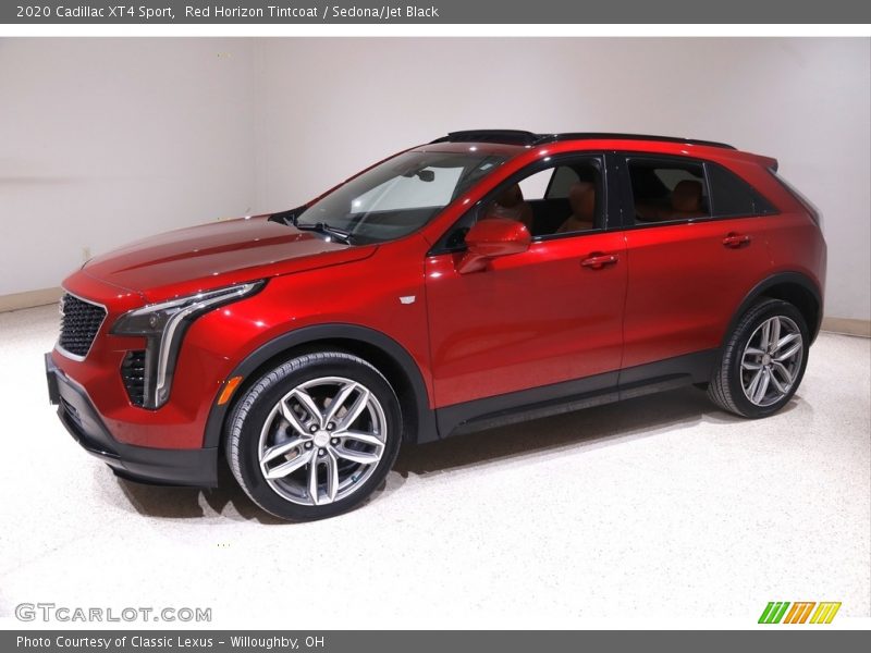 Front 3/4 View of 2020 XT4 Sport